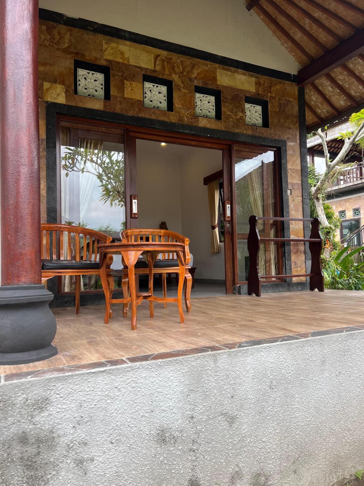 Giri Carik Hotel ซิเดอมัน ภายนอก รูปภาพ